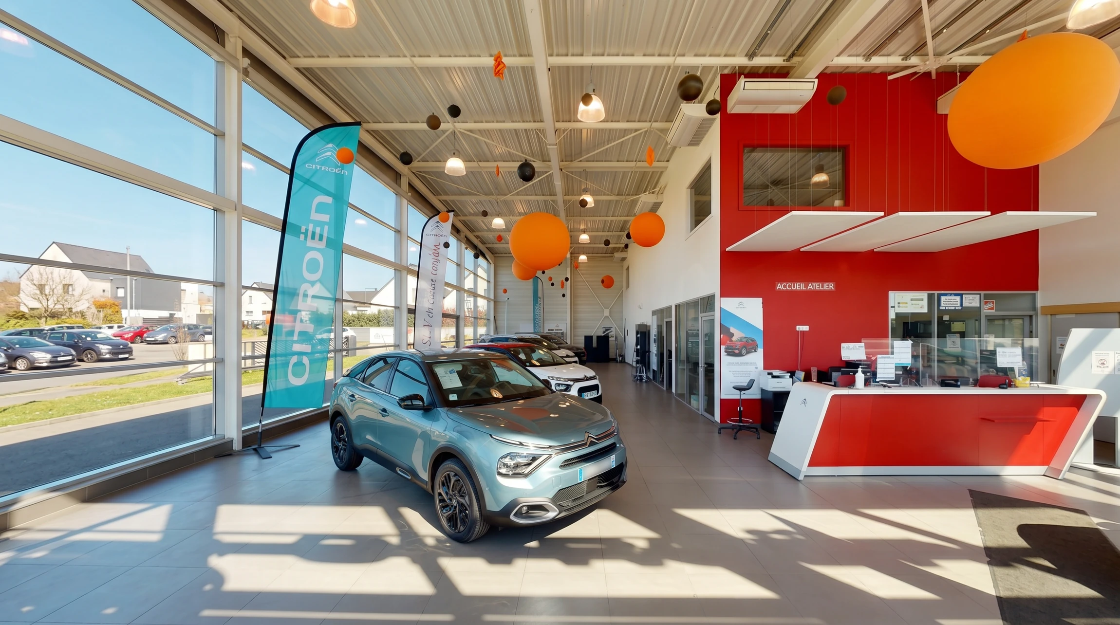 Mécanicien automobile travaillant sous véhicule surélevé dans garage professionnel